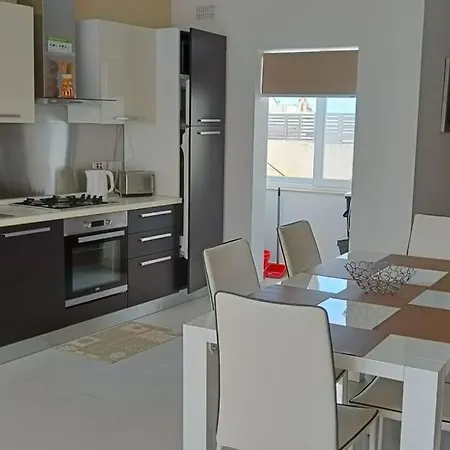 Rooftop View St Julians J1 Apartment