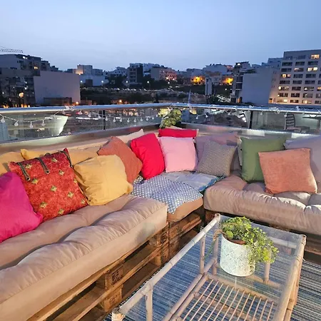 Rooftop View St Julians J1 Apartment