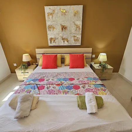 Apartment Rooftop View St Julians J1