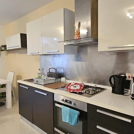 Rooftop View St Julians J1 Apartment