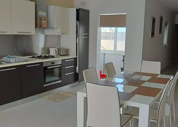 Rooftop View St Julians J1 Daire