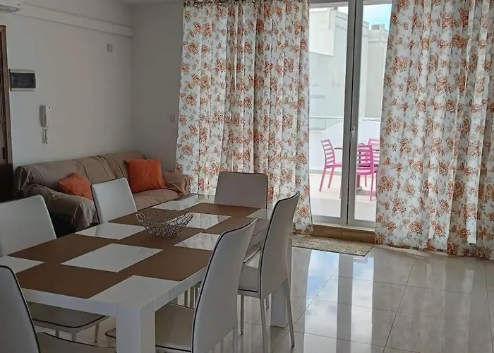 Rooftop View St Julians J1 Apartament